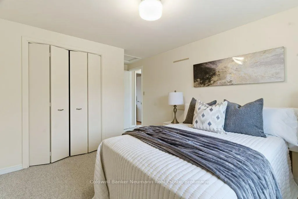 Photo 27 of 15 Hickory Street, Guelph, Kortright West — HOMEH