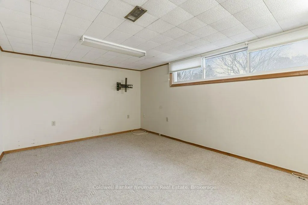 Photo 32 of 15 Hickory Street, Guelph, Kortright West — HOMEH
