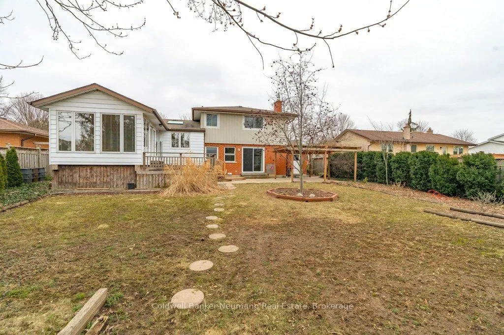 Photo 41 of 15 Hickory Street, Guelph, Kortright West — HOMEH