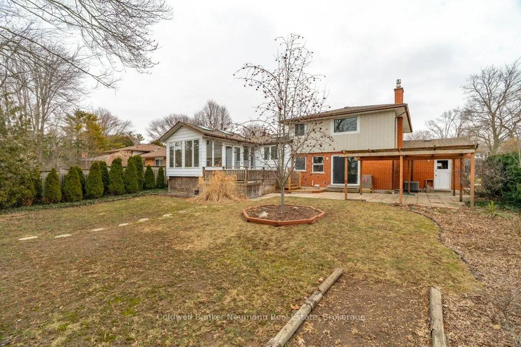 Photo 44 of 15 Hickory Street, Guelph, Kortright West — HOMEH