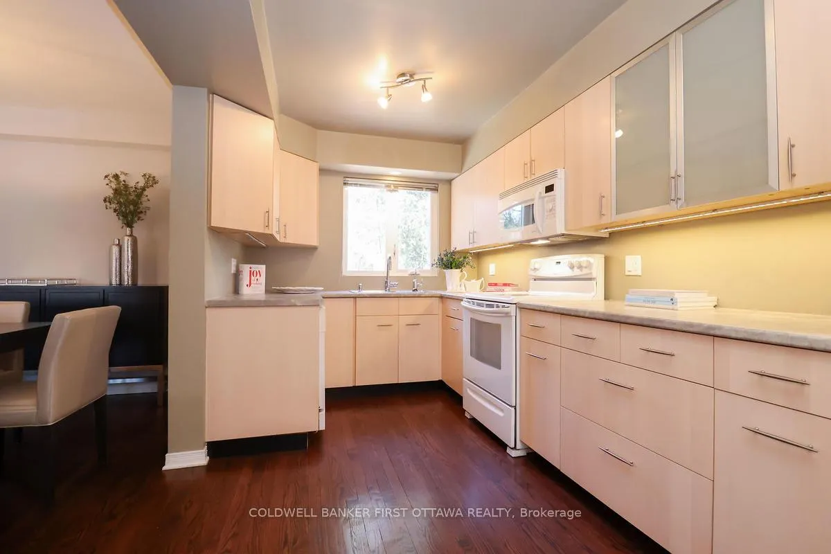 Photo 9 of 2778 Springland Drive, Ottawa, Mooneys Bay/Riverside Park — HOMEH