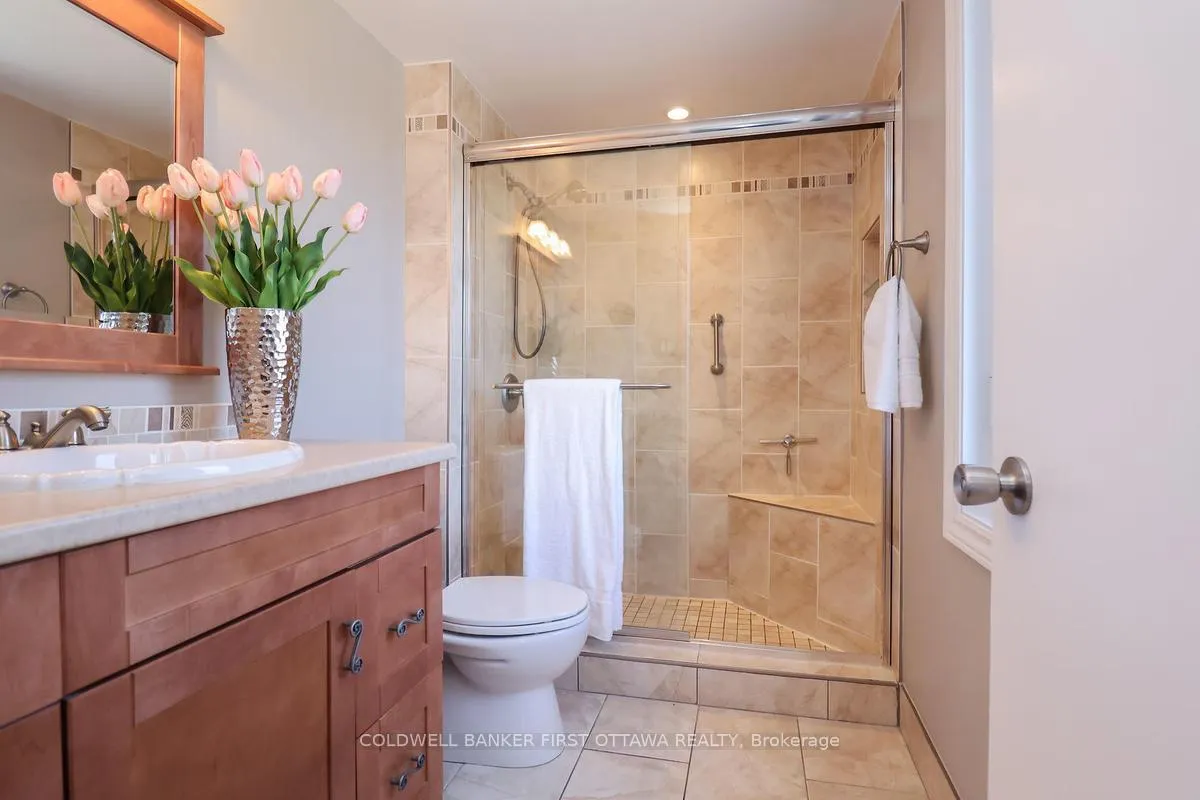 Photo 16 of 2778 Springland Drive, Ottawa, Mooneys Bay/Riverside Park — HOMEH