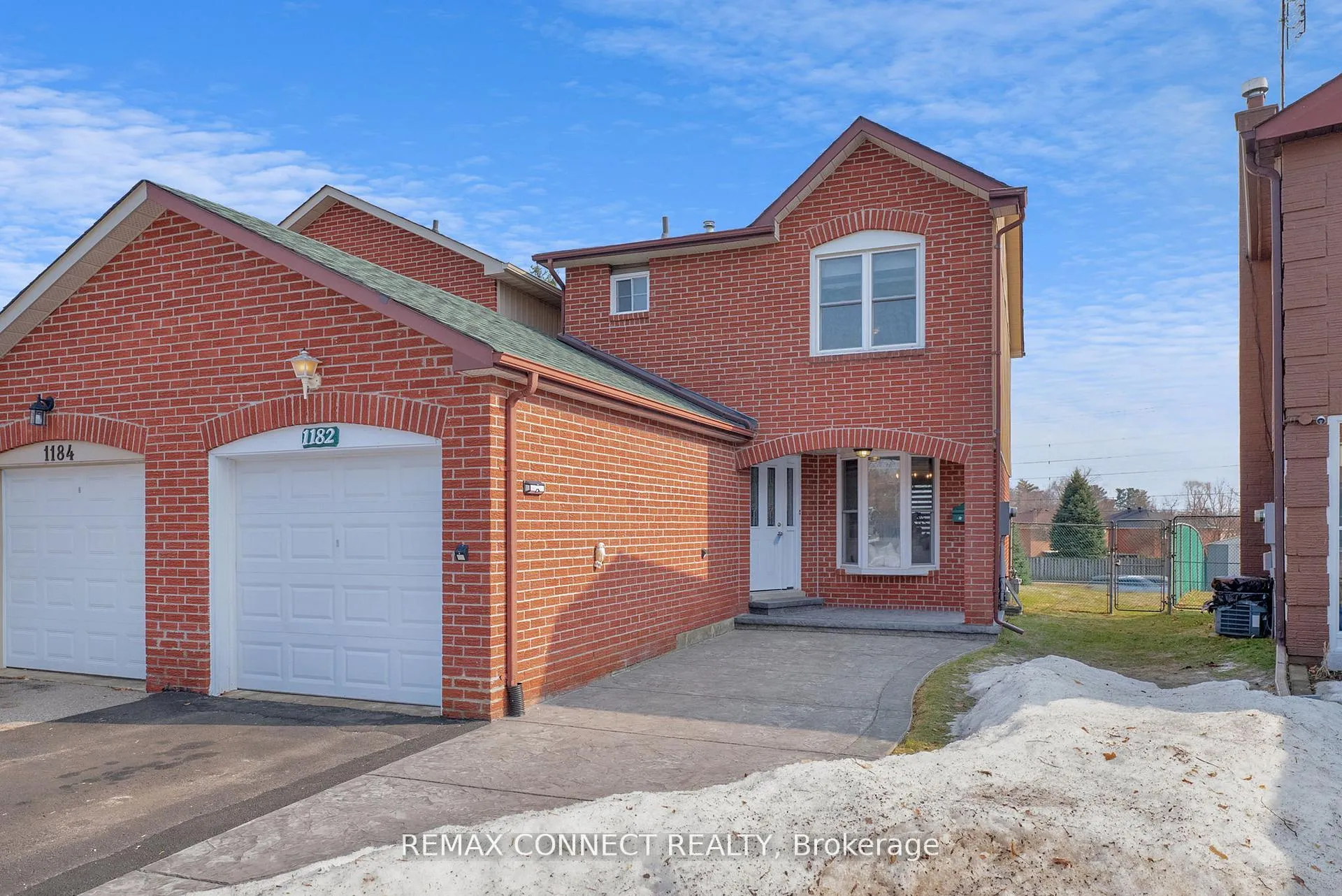 Photo 2 of 1182 Cedarcroft Crescent, Pickering, Liverpool — HOMEH