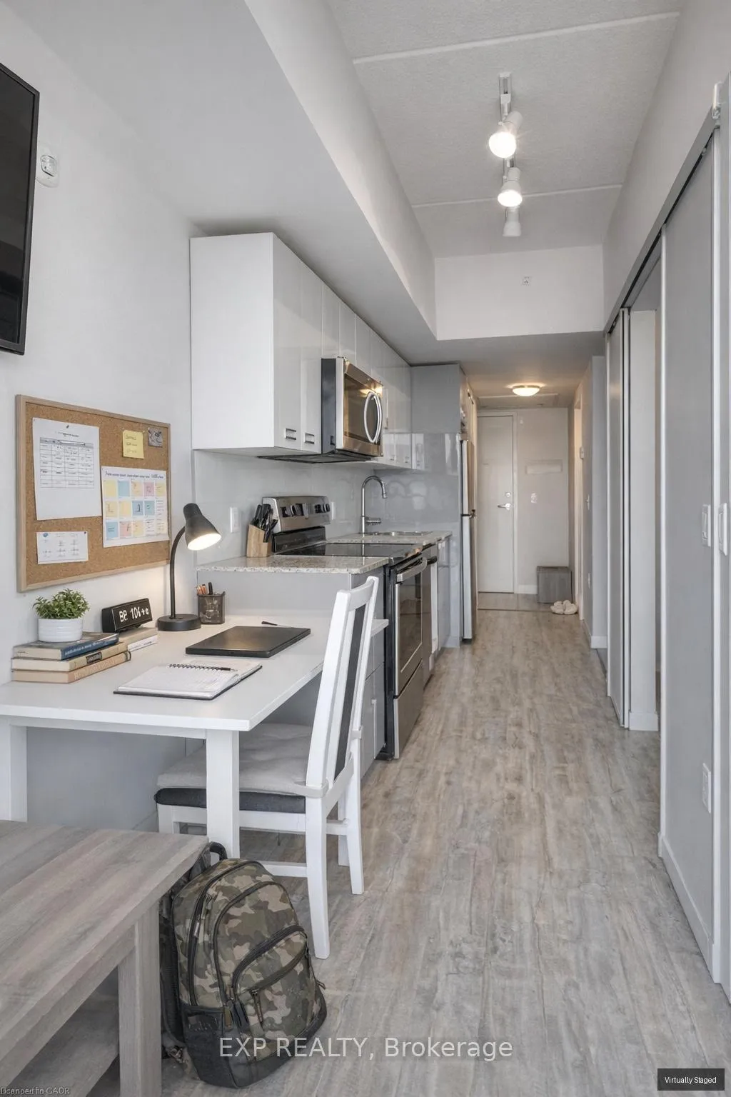 Photo 5 of Unit 607, 257 Hemlock Street, Waterloo, Beechwood/University — HOMEH