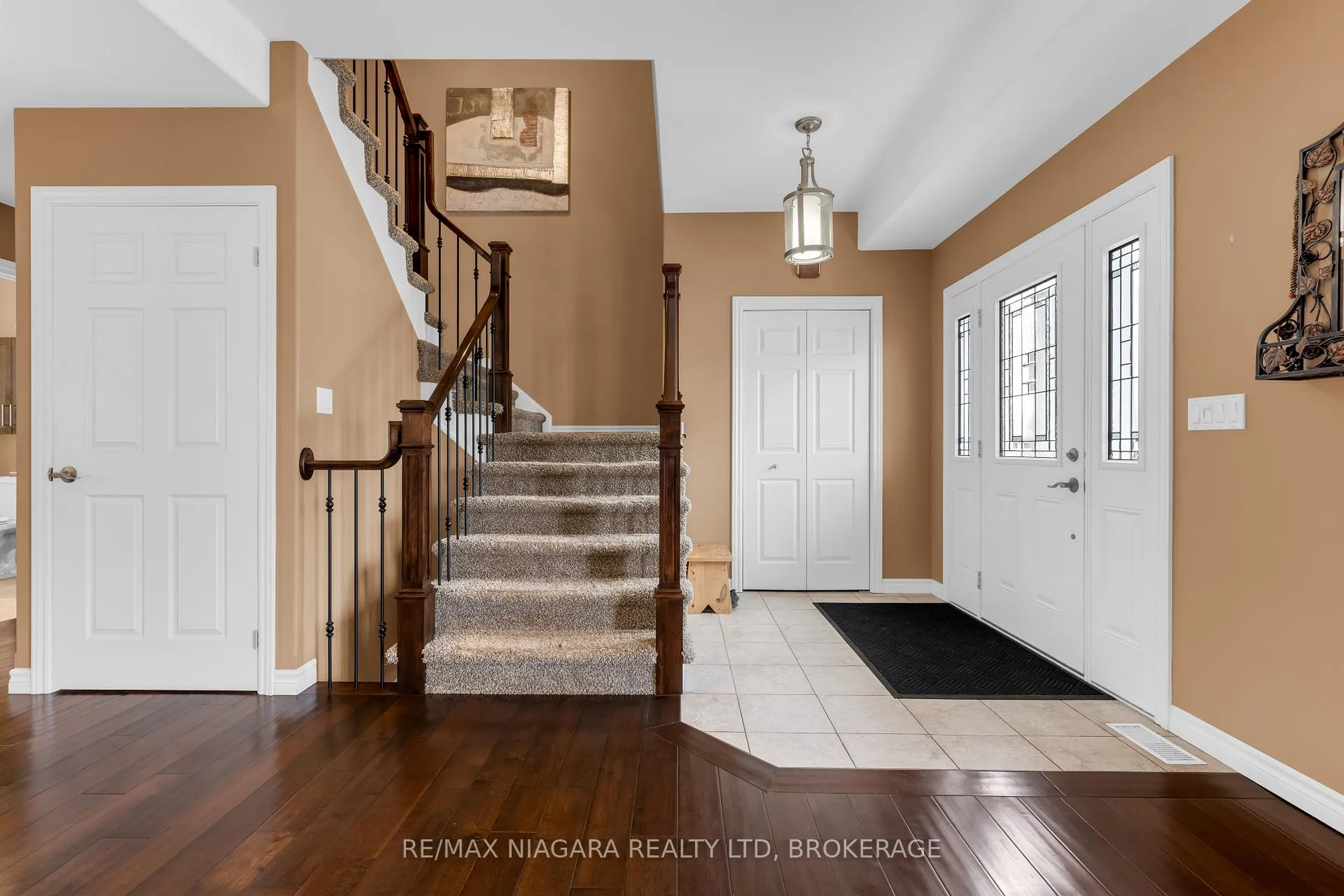 Photo 3 of 4750 Baldwin Avenue, Niagara Falls, Ascot — HOMEH