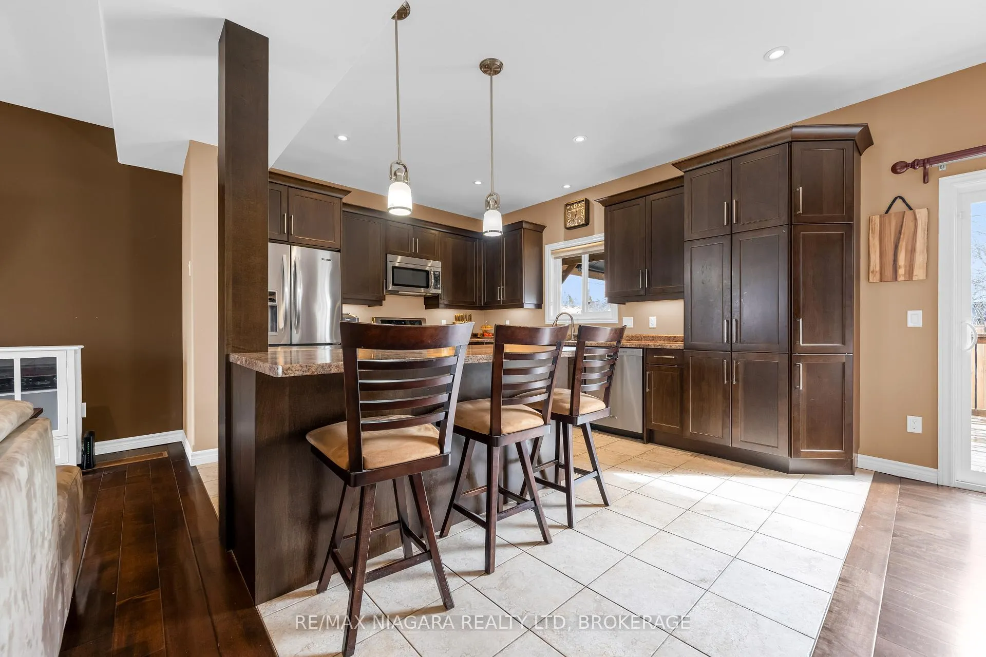 Photo 7 of 4750 Baldwin Avenue, Niagara Falls, Ascot — HOMEH