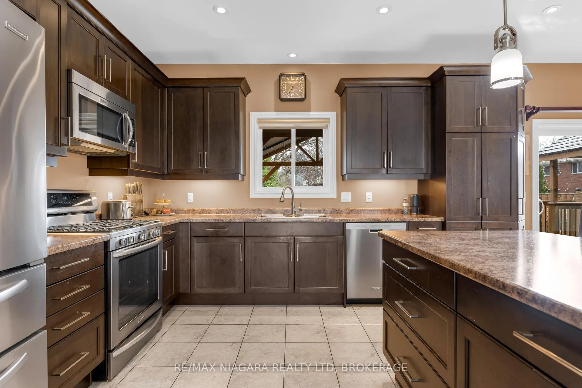 Photo 9 of 4750 Baldwin Avenue, Niagara Falls, Ascot — HOMEH