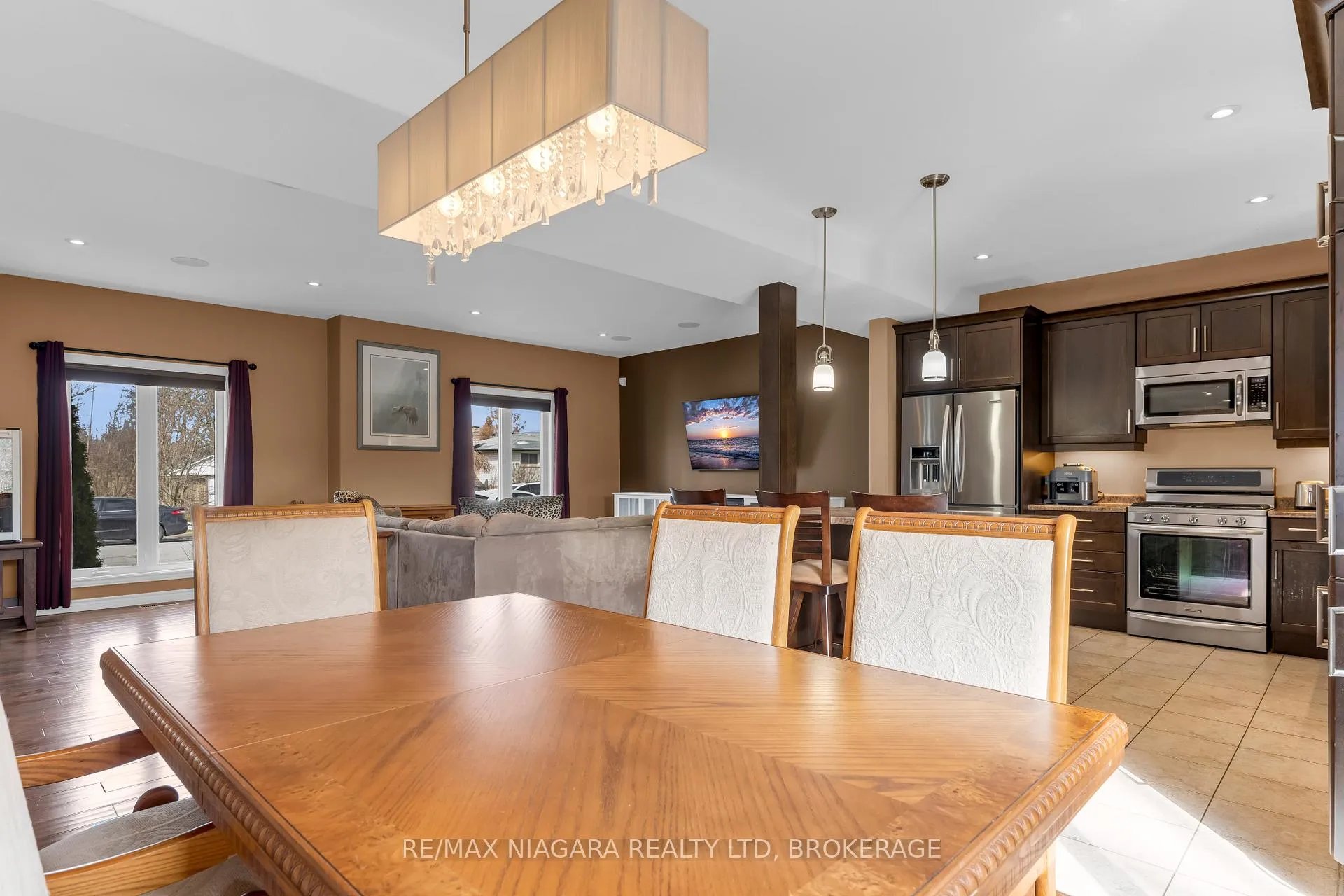 Photo 10 of 4750 Baldwin Avenue, Niagara Falls, Ascot — HOMEH