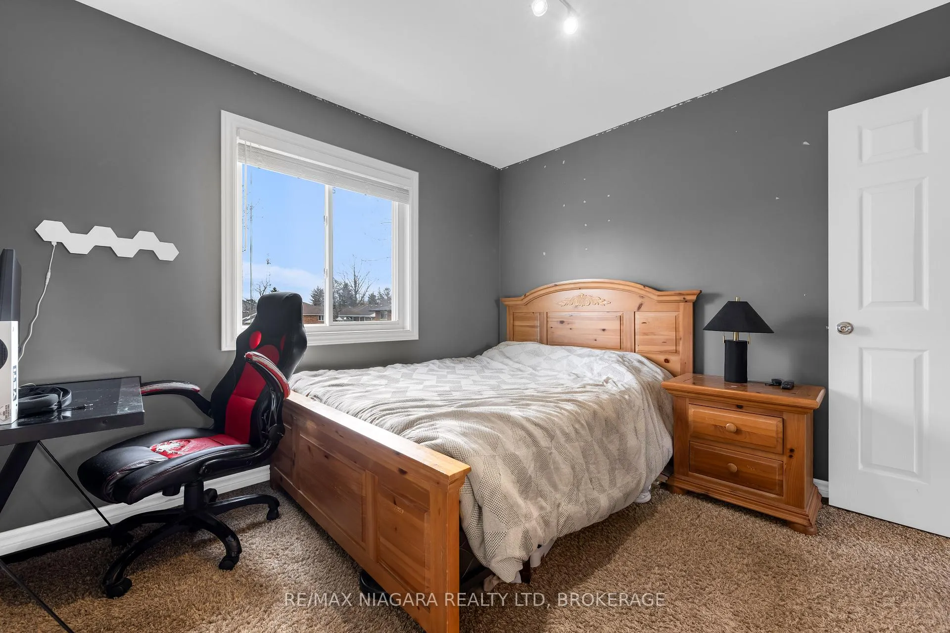 Photo 21 of 4750 Baldwin Avenue, Niagara Falls, Ascot — HOMEH