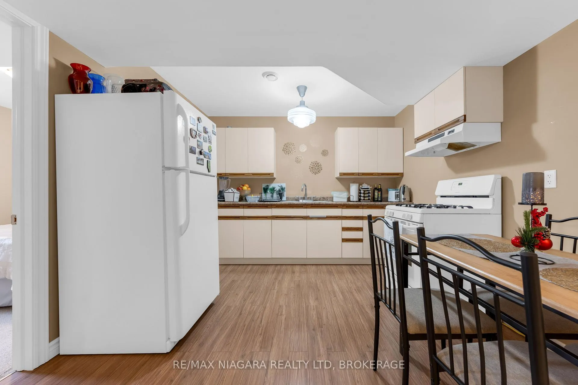 Photo 23 of 4750 Baldwin Avenue, Niagara Falls, Ascot — HOMEH