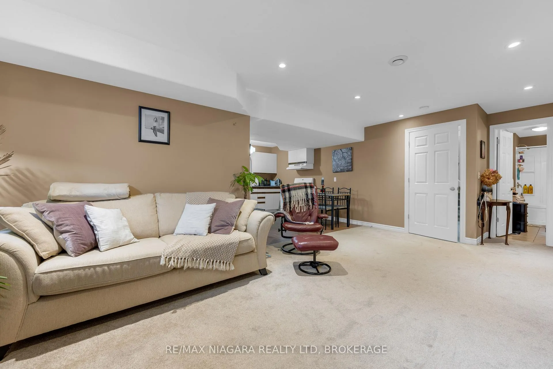 Photo 26 of 4750 Baldwin Avenue, Niagara Falls, Ascot — HOMEH