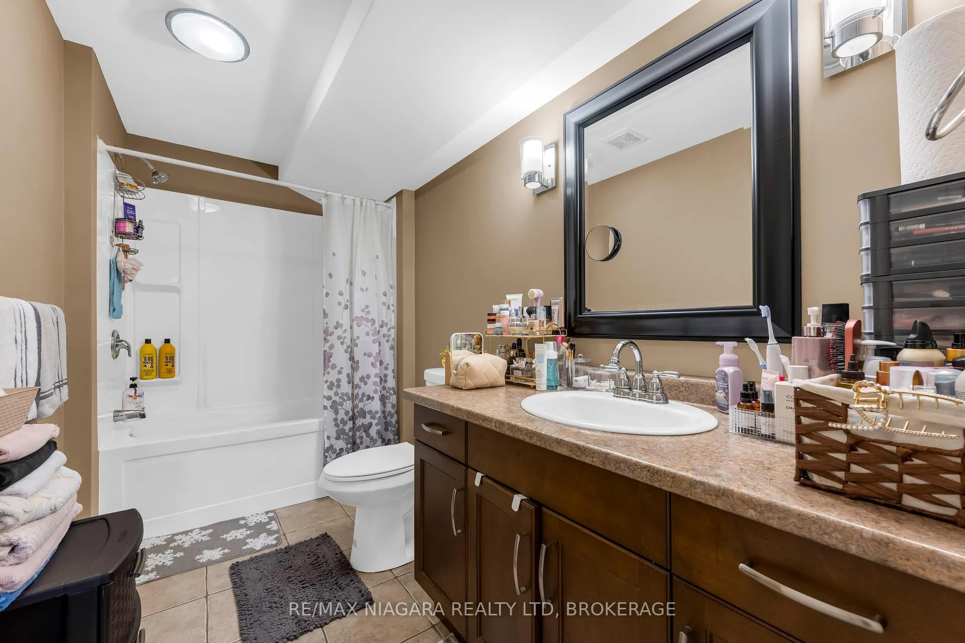 Photo 27 of 4750 Baldwin Avenue, Niagara Falls, Ascot — HOMEH