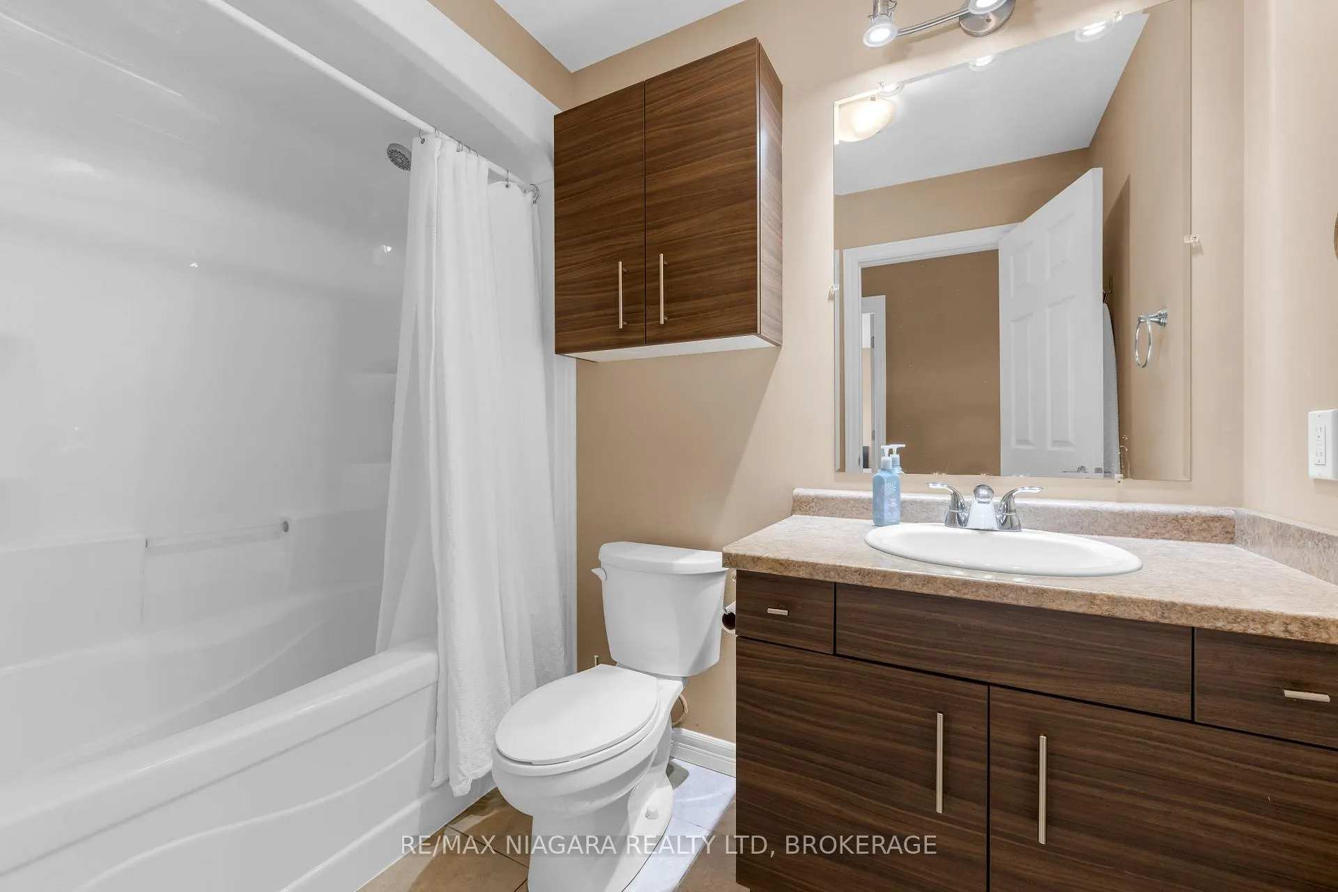 Photo 35 of 4750 Baldwin Avenue, Niagara Falls, Ascot — HOMEH