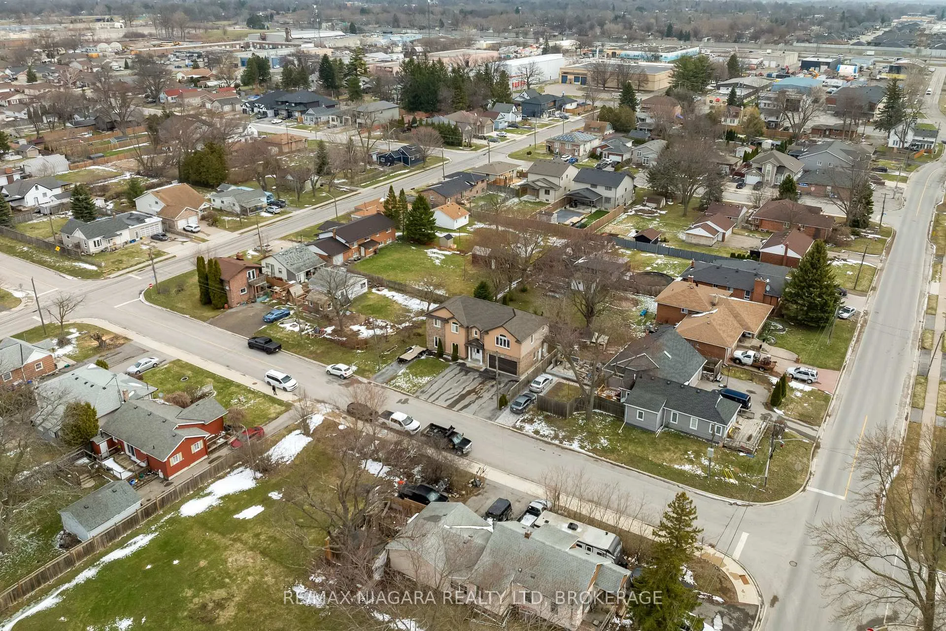 Photo 39 of 4750 Baldwin Avenue, Niagara Falls, Ascot — HOMEH