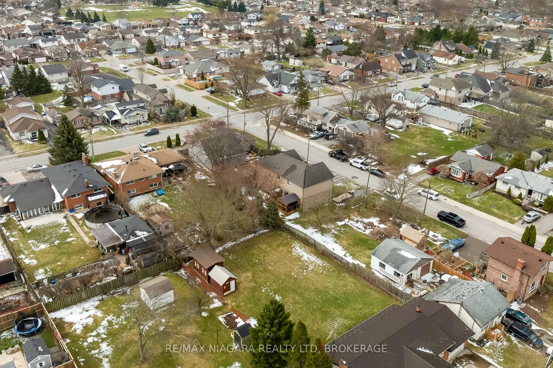 Photo 42 of 4750 Baldwin Avenue, Niagara Falls, Ascot — HOMEH