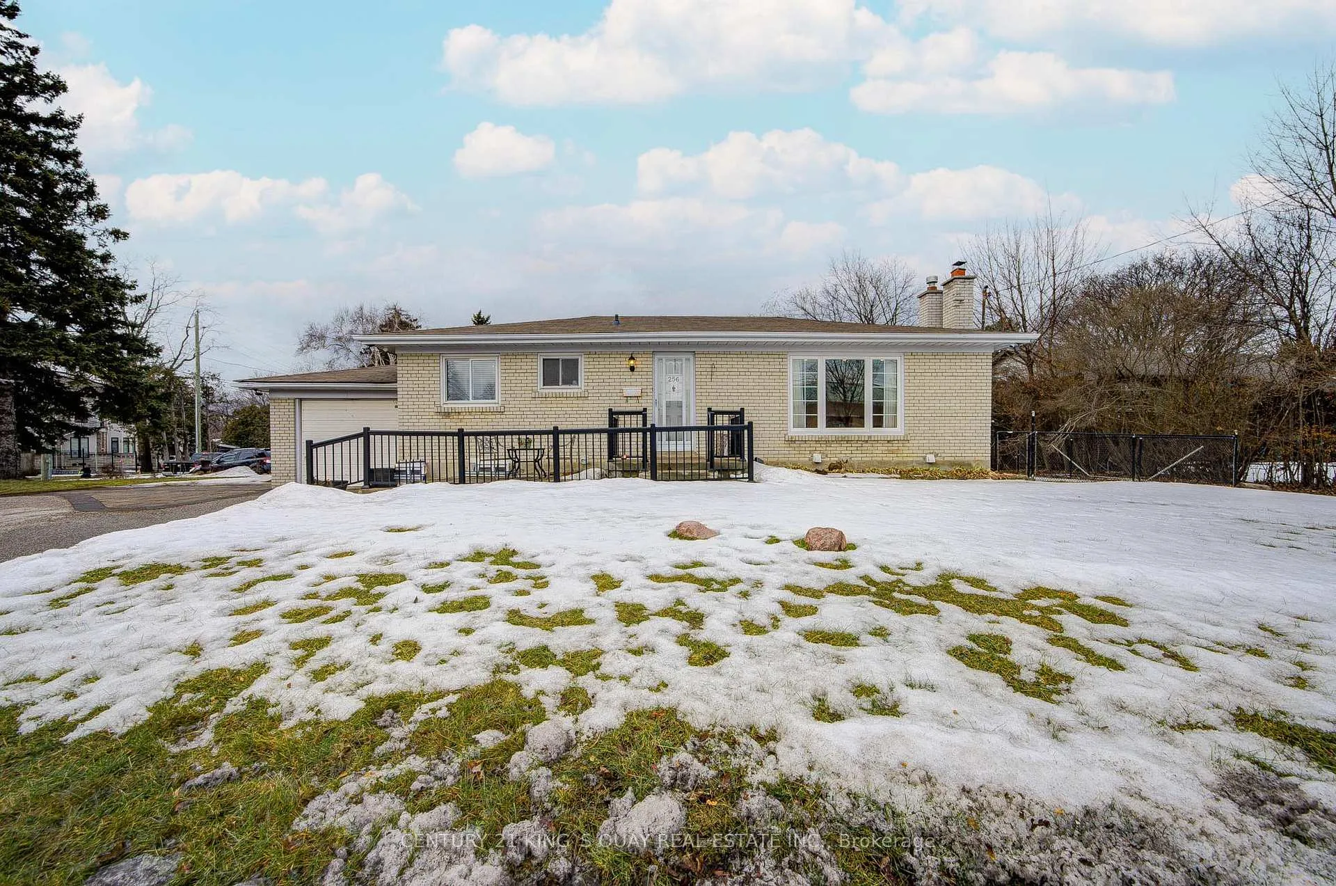 Front of 256 Church Street