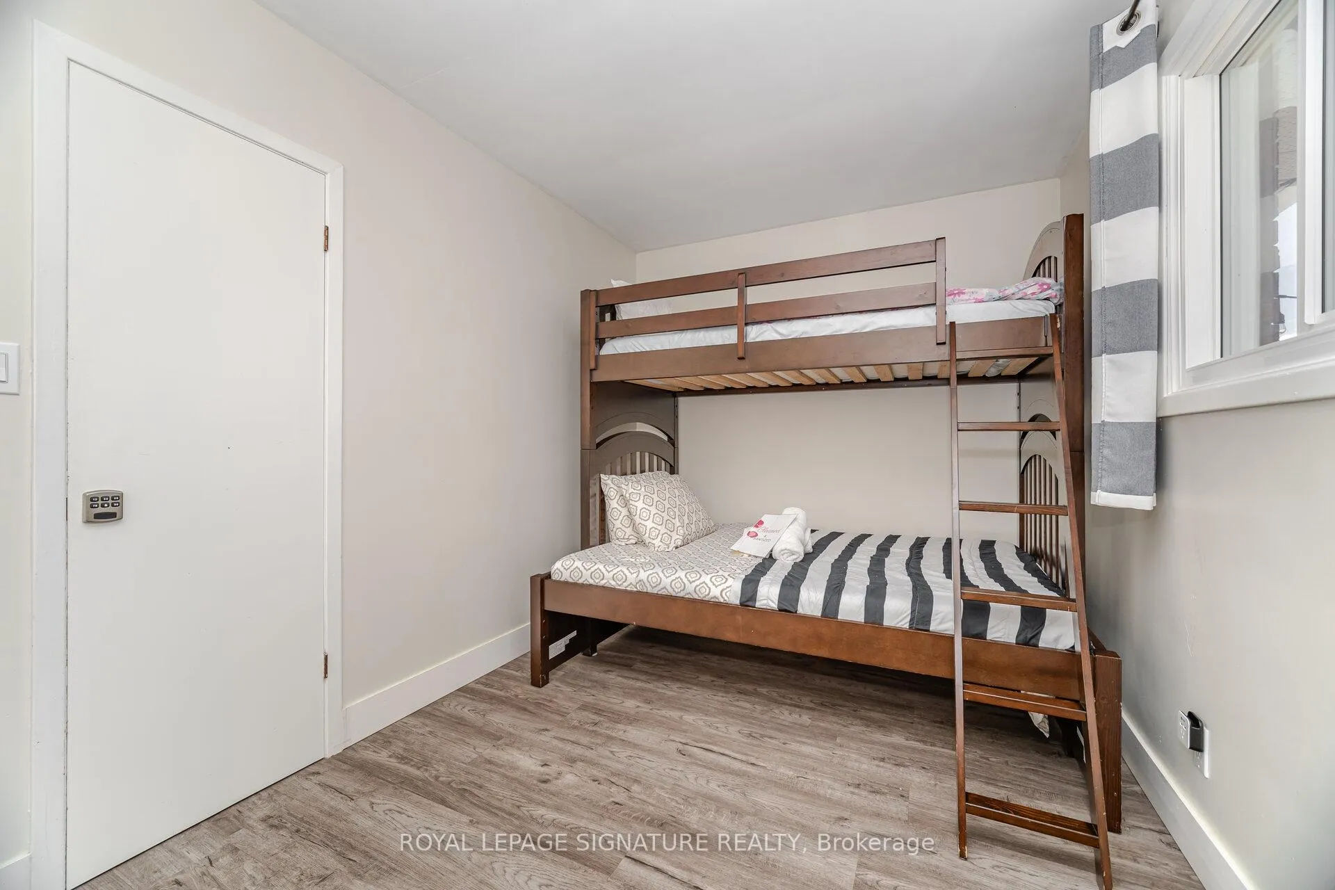 Photo 19 of 77 Fairview Road, Grimsby, Grimsby Beach — HOMEH