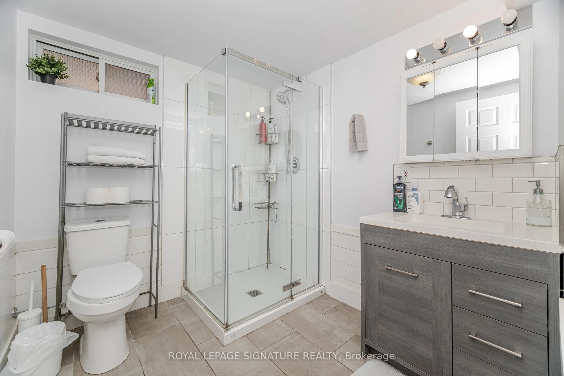 Photo 32 of 77 Fairview Road, Grimsby, Grimsby Beach — HOMEH