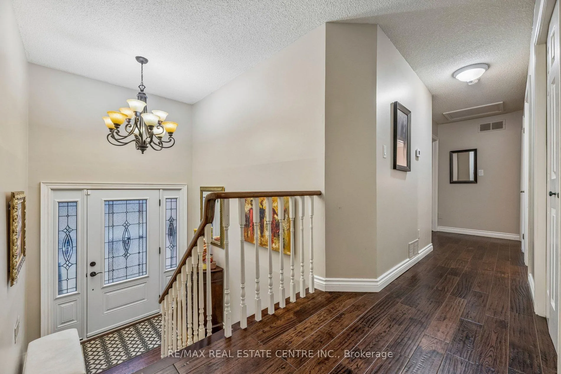 Photo 5 of 325 Aztec Drive, Oshawa, McLaughlin — HOMEH