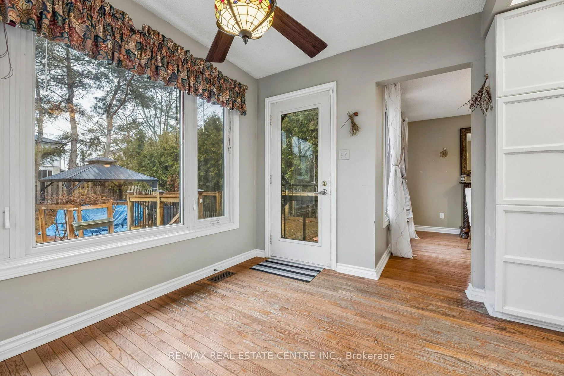 Photo 11 of 325 Aztec Drive, Oshawa, McLaughlin — HOMEH