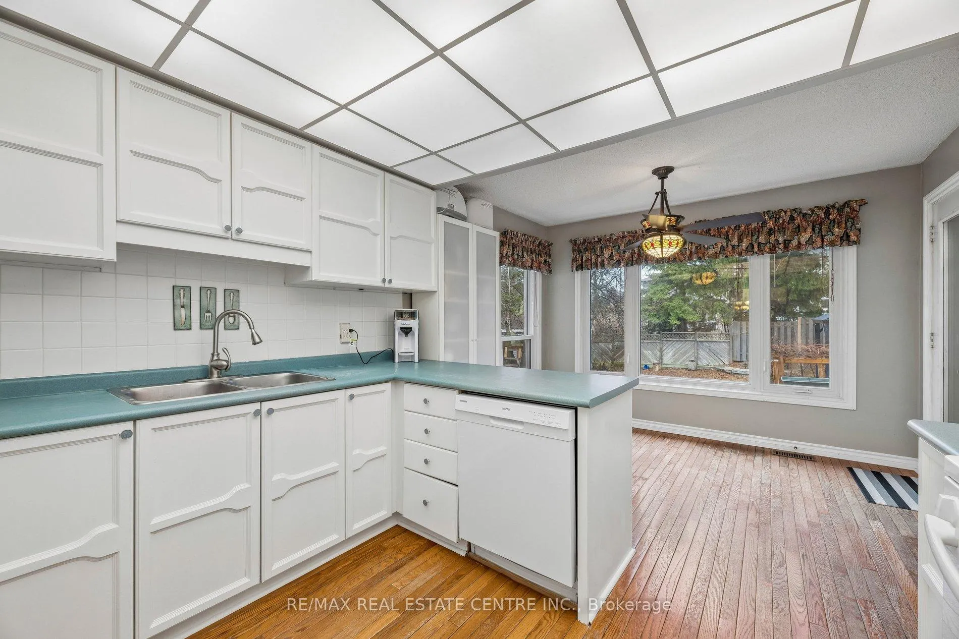 Photo 15 of 325 Aztec Drive, Oshawa, McLaughlin — HOMEH