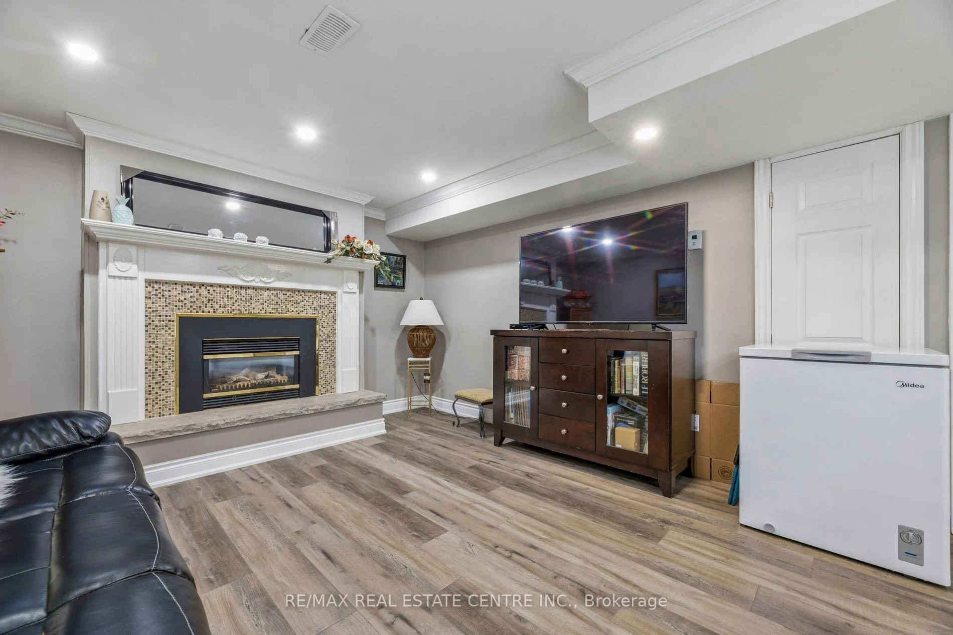 Photo 29 of 325 Aztec Drive, Oshawa, McLaughlin — HOMEH