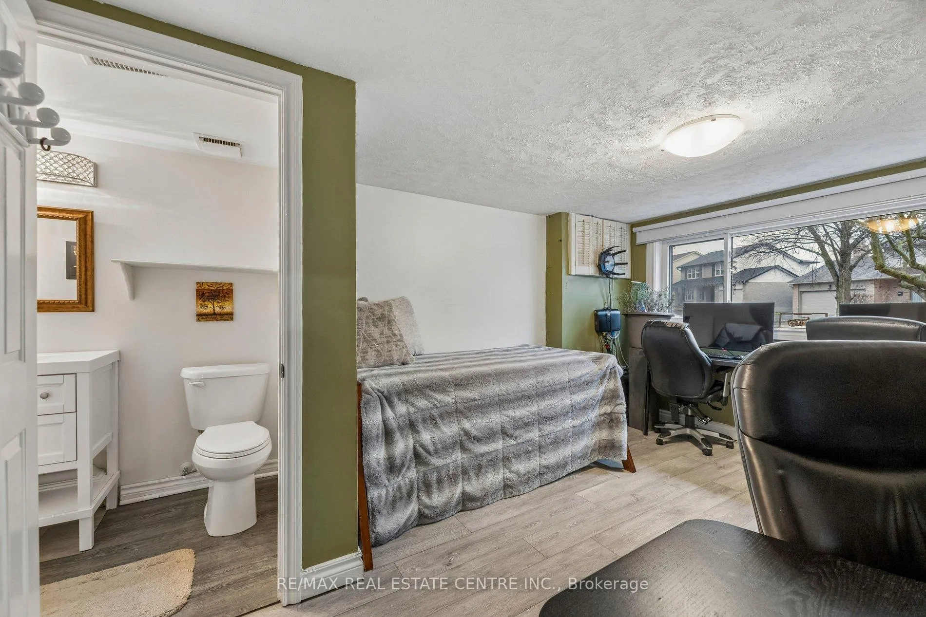 Photo 43 of 325 Aztec Drive, Oshawa, McLaughlin — HOMEH