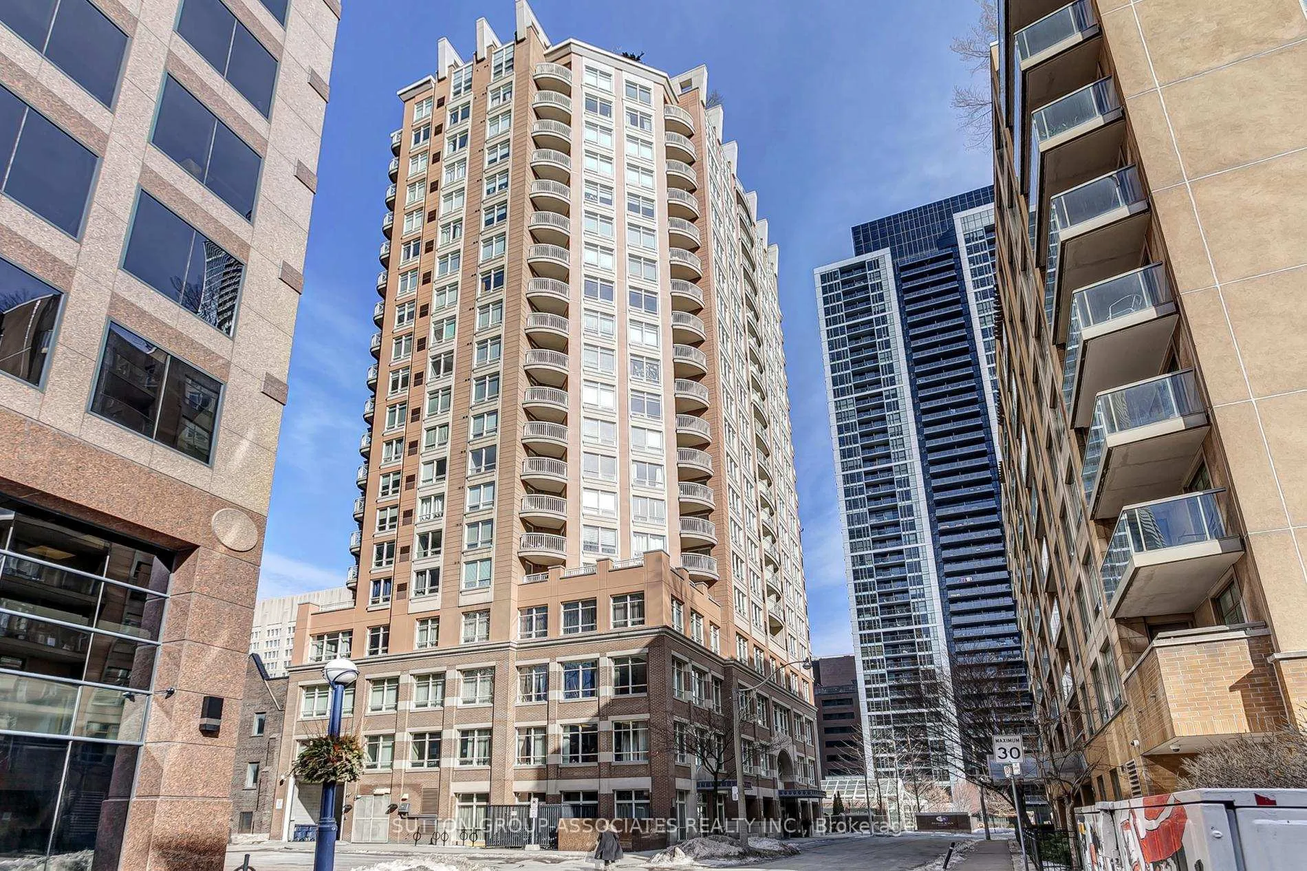 Front of Unit 1704, 100 Hayden Street