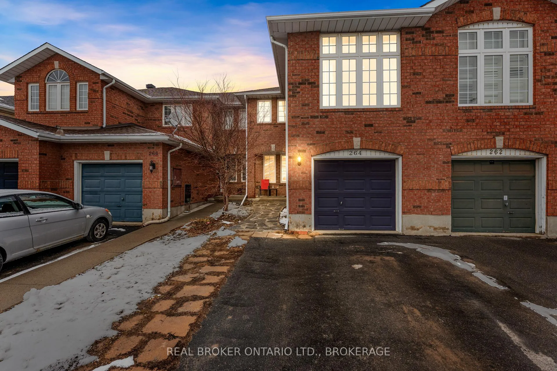 Front of 264 Ellesmeer Avenue