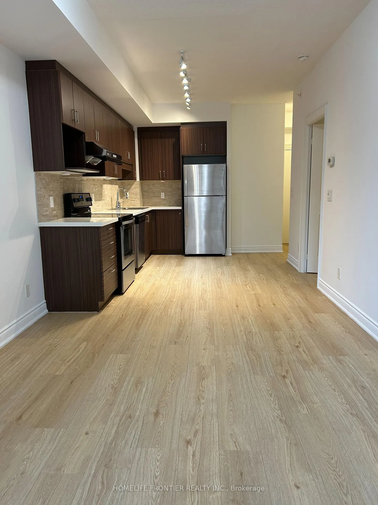 Photo 2 of Unit D502, 33 Clegg Road, Markham, Unionville — HOMEH
