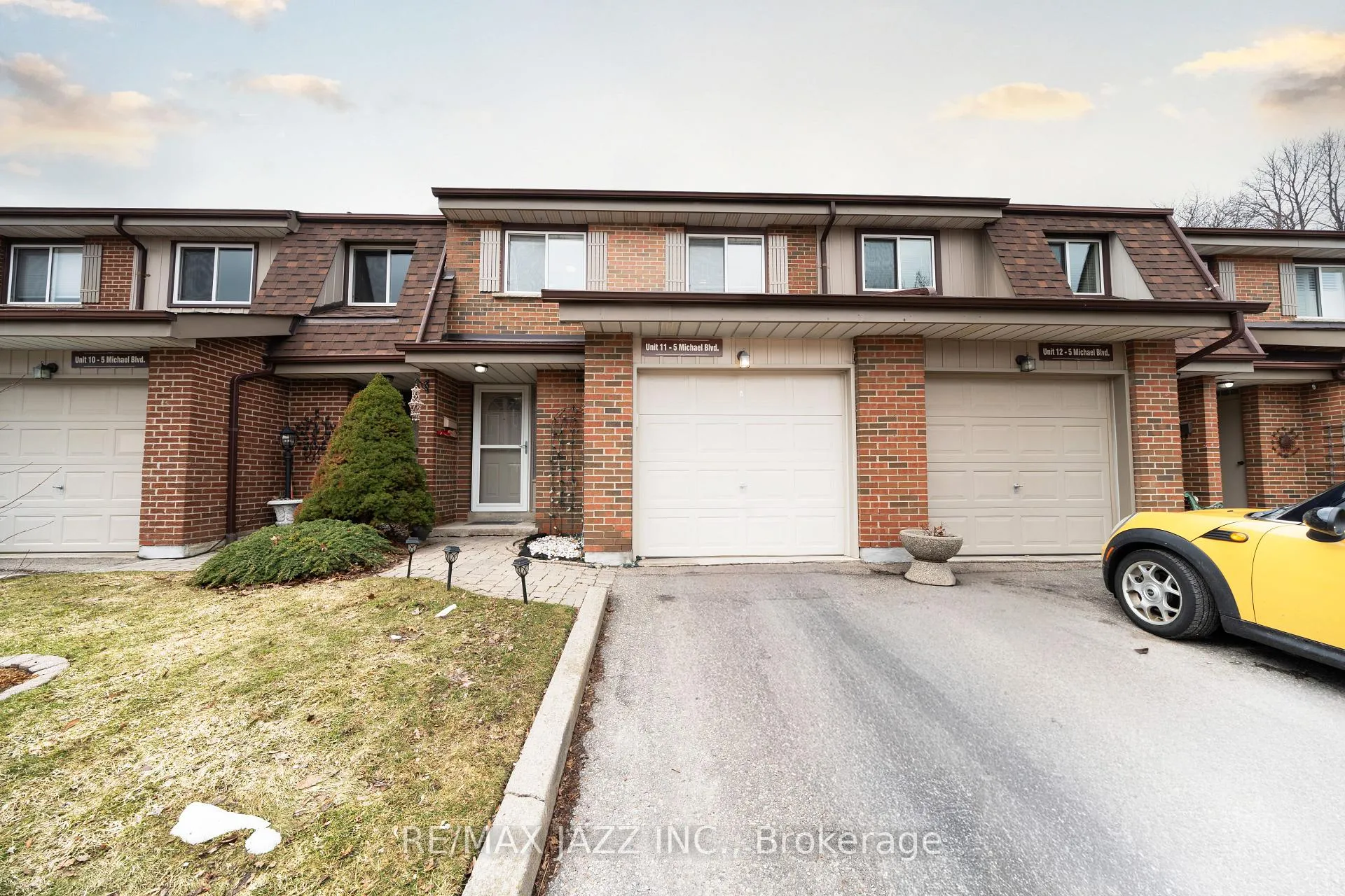 Photo 1 of Unit 11, 5 Michael Boulevard, Whitby, Lynde Creek — HOMEH