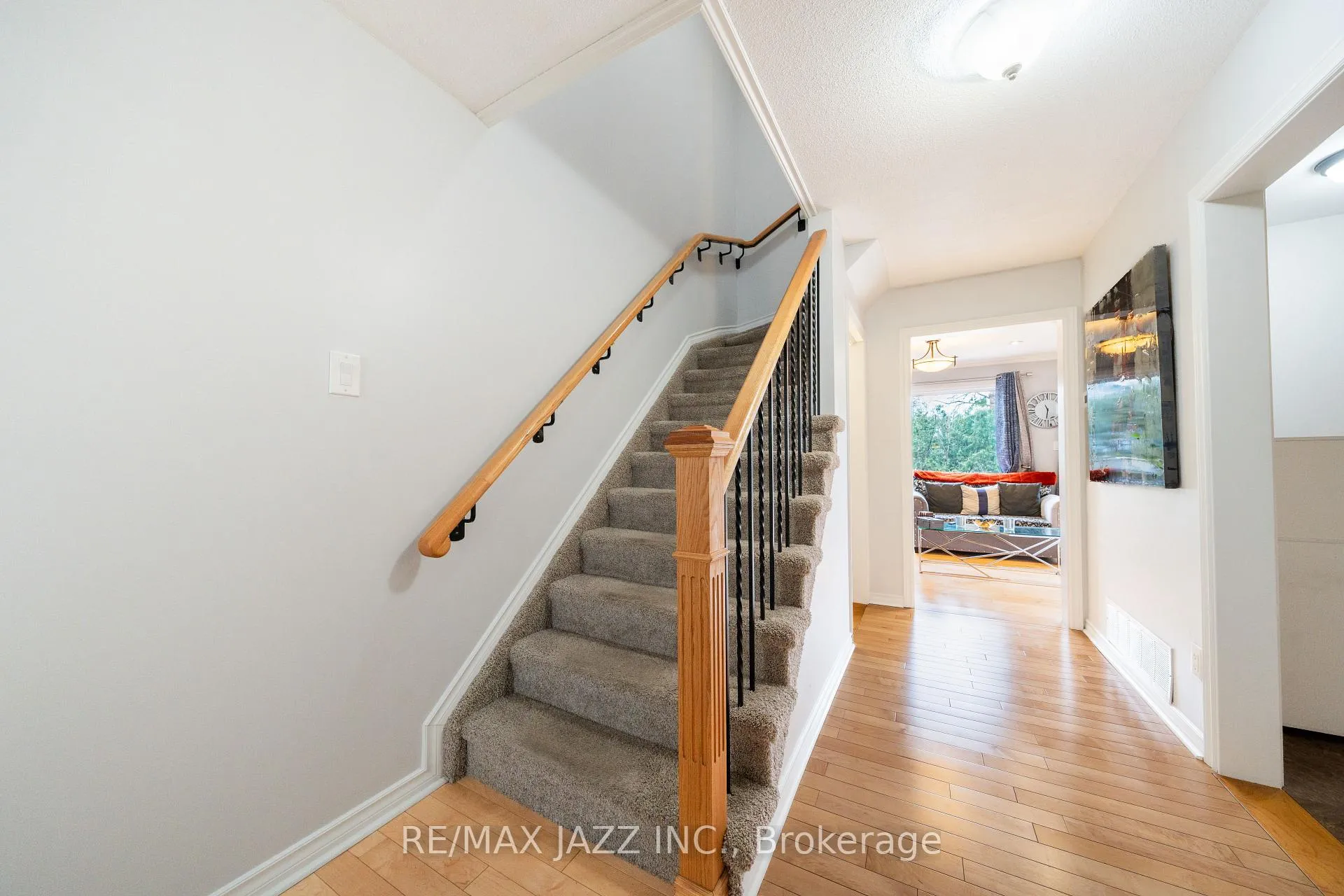 Photo 4 of Unit 11, 5 Michael Boulevard, Whitby, Lynde Creek — HOMEH