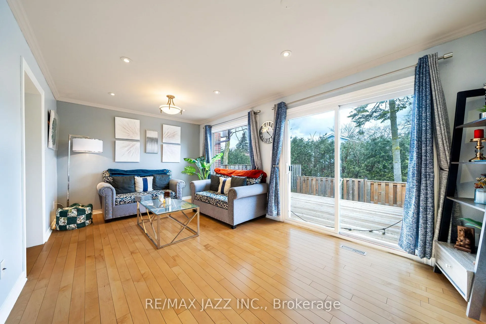 Photo 8 of Unit 11, 5 Michael Boulevard, Whitby, Lynde Creek — HOMEH