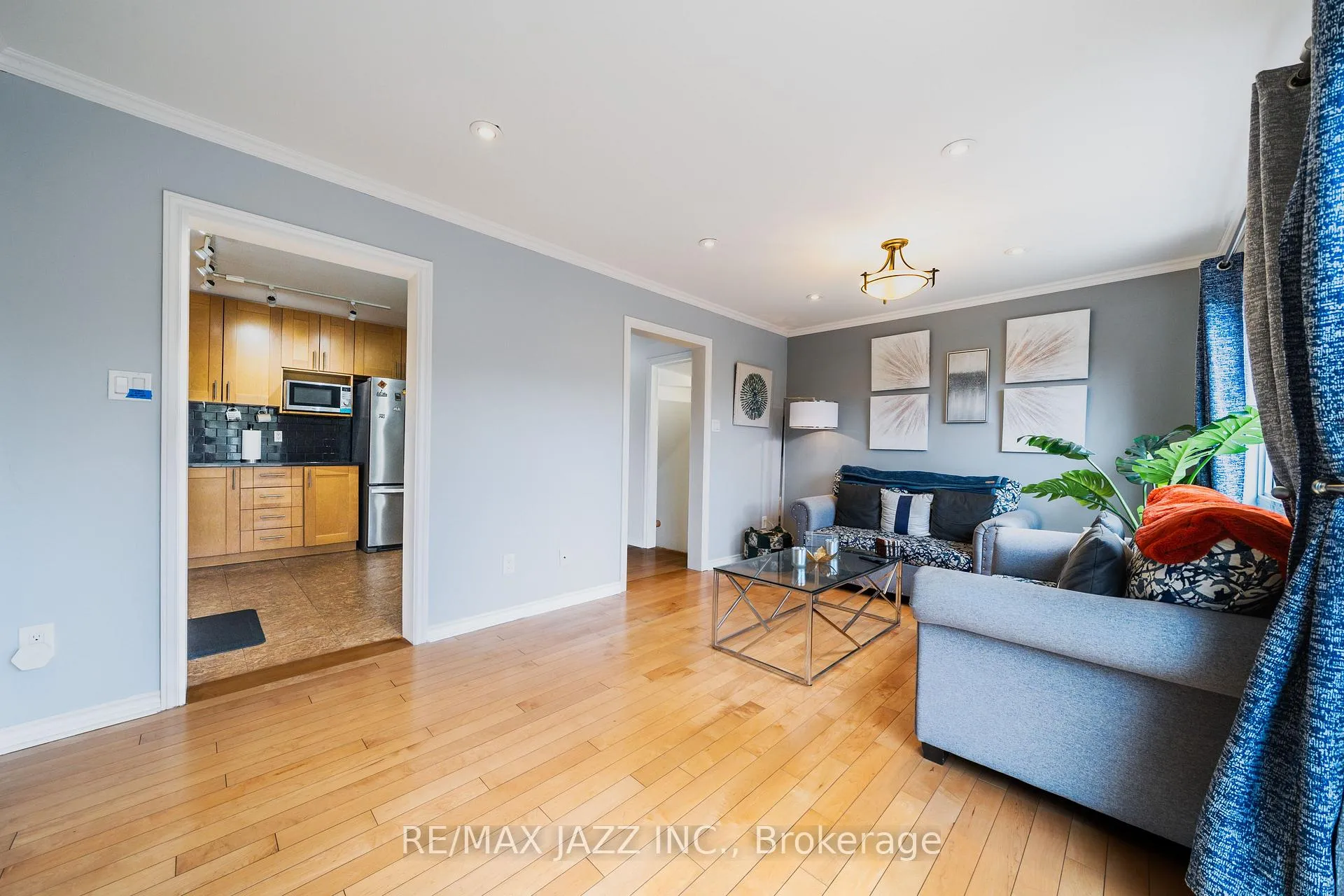 Photo 10 of Unit 11, 5 Michael Boulevard, Whitby, Lynde Creek — HOMEH