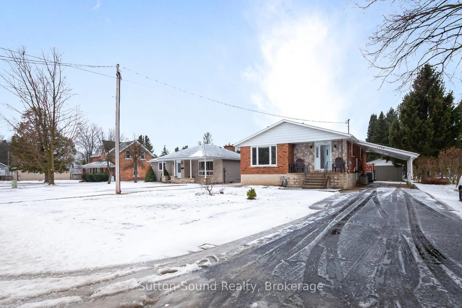 Photo 1 of 1754 6th Avenue E, Owen Sound — HOMEH