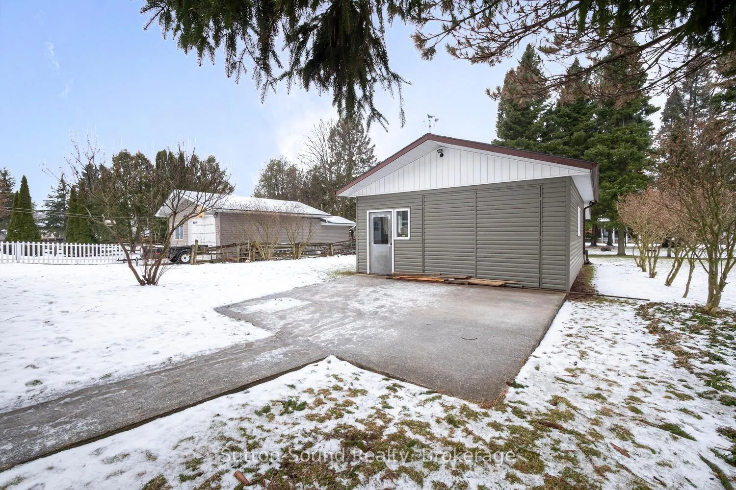 Photo 2 of 1754 6th Avenue E, Owen Sound — HOMEH