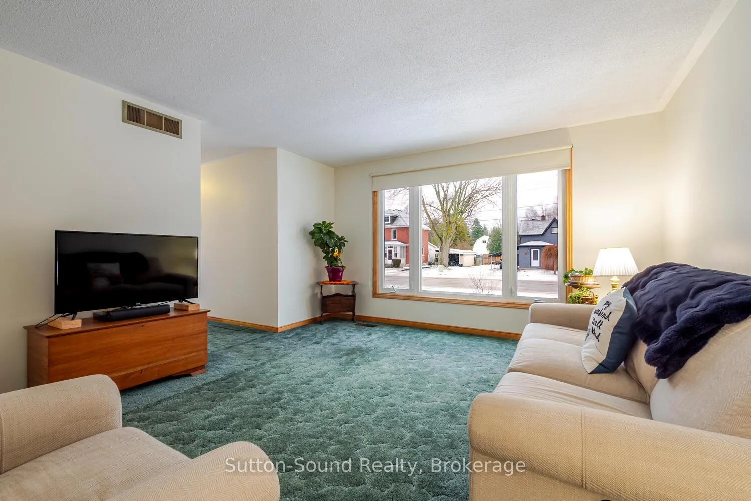Photo 7 of 1754 6th Avenue E, Owen Sound — HOMEH