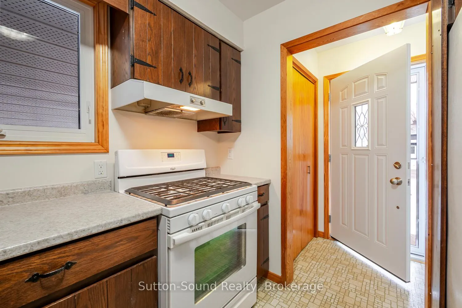 Photo 9 of 1754 6th Avenue E, Owen Sound — HOMEH