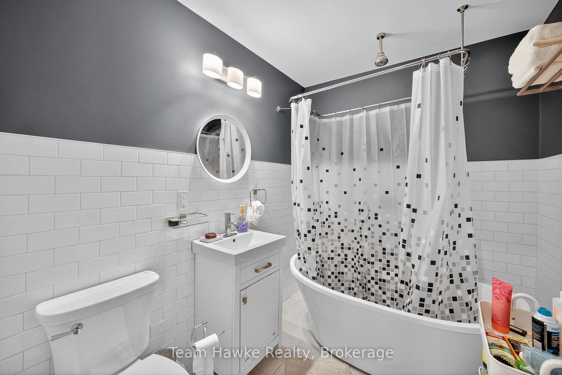 Photo 9 of Unit Unit 2, 253 King Street, Midland — HOMEH
