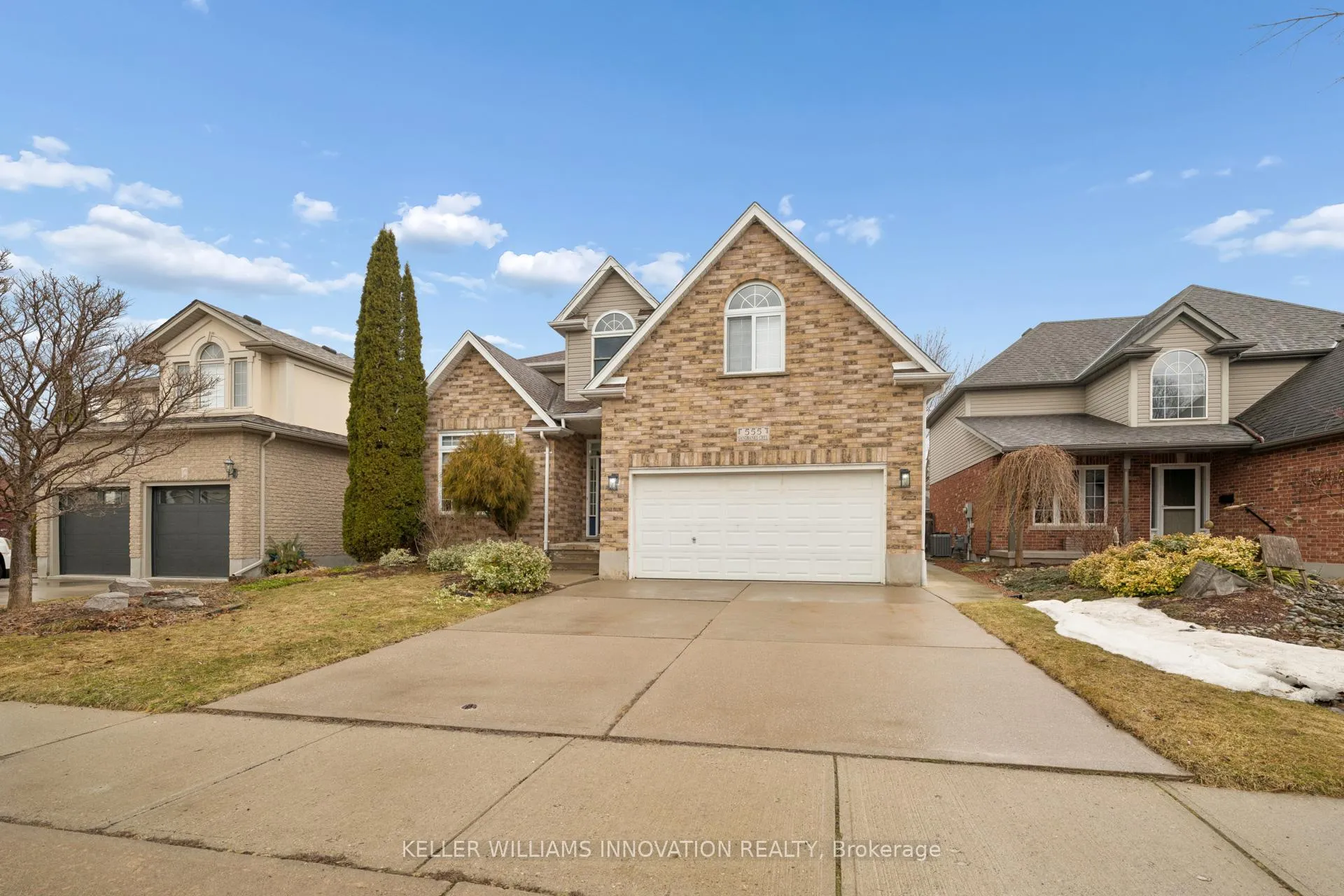 Photo 2 of 555 Sandbanks Crescent, Waterloo — HOMEH