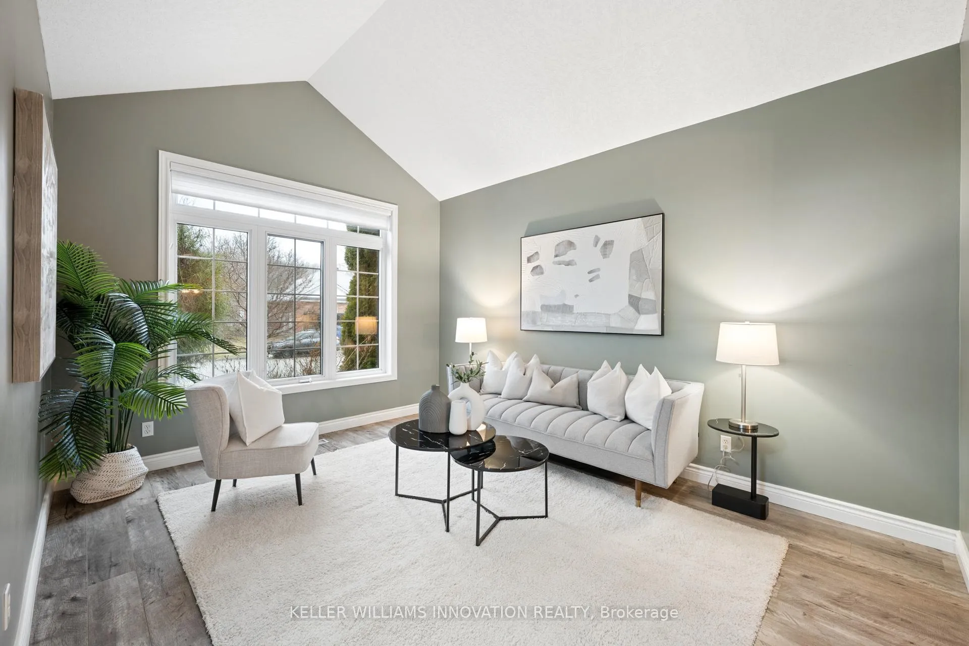 Photo 3 of 555 Sandbanks Crescent, Waterloo — HOMEH