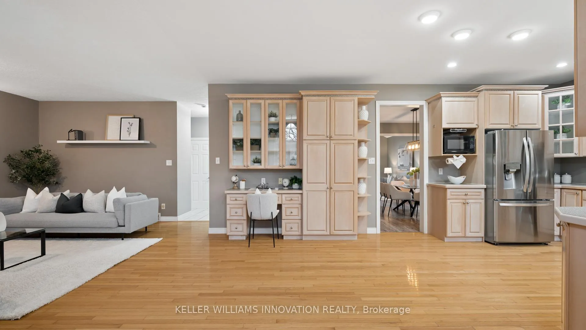 Photo 12 of 555 Sandbanks Crescent, Waterloo — HOMEH
