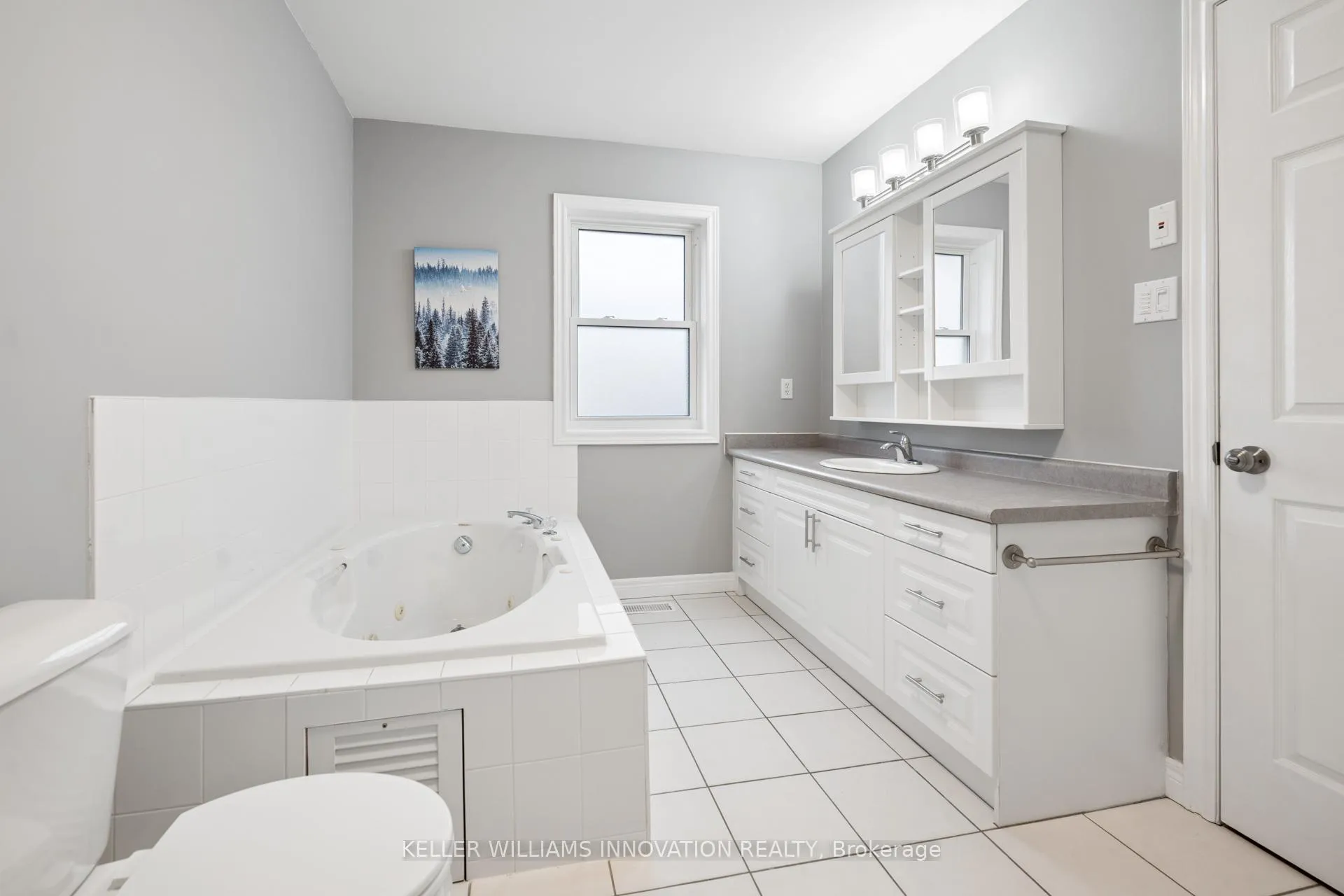 Photo 22 of 555 Sandbanks Crescent, Waterloo — HOMEH