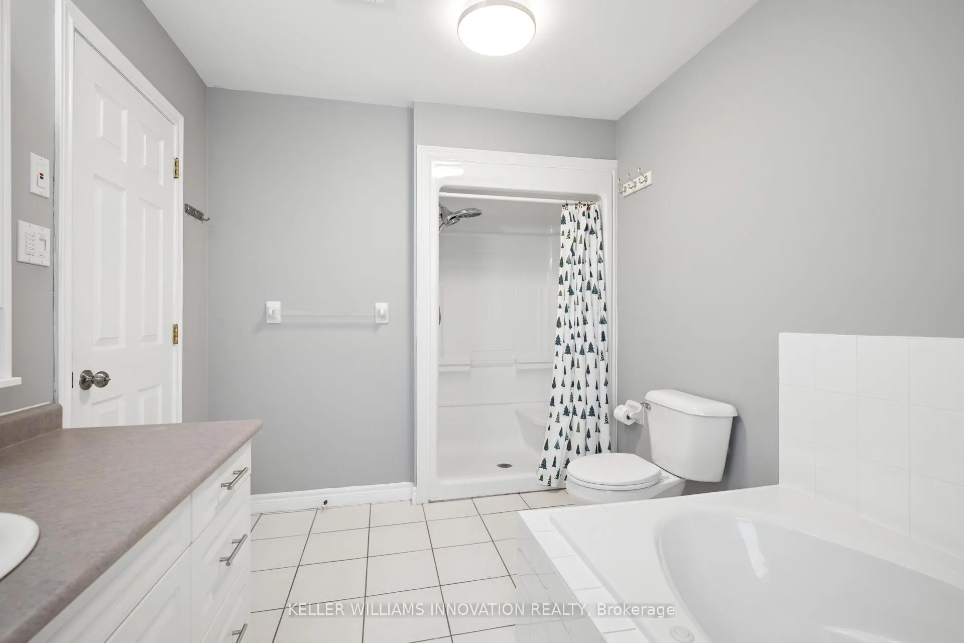 Photo 23 of 555 Sandbanks Crescent, Waterloo — HOMEH