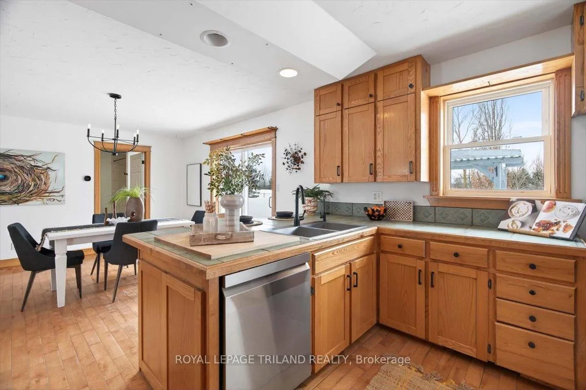 Photo 11 of 7603 Zion Line, Warwick, Watford — HOMEH