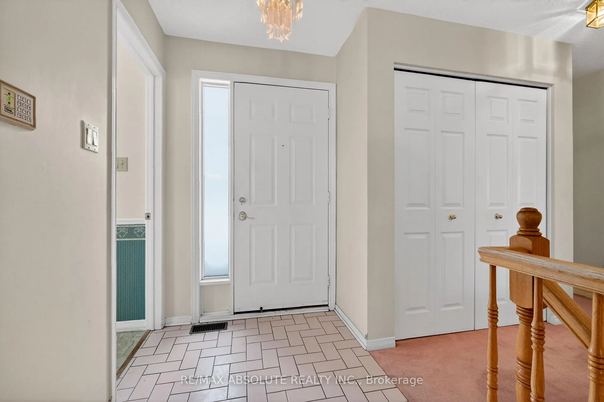 Photo 5 of 18 Pine Needles Court, Ottawa, Stittsville (Central) — HOMEH