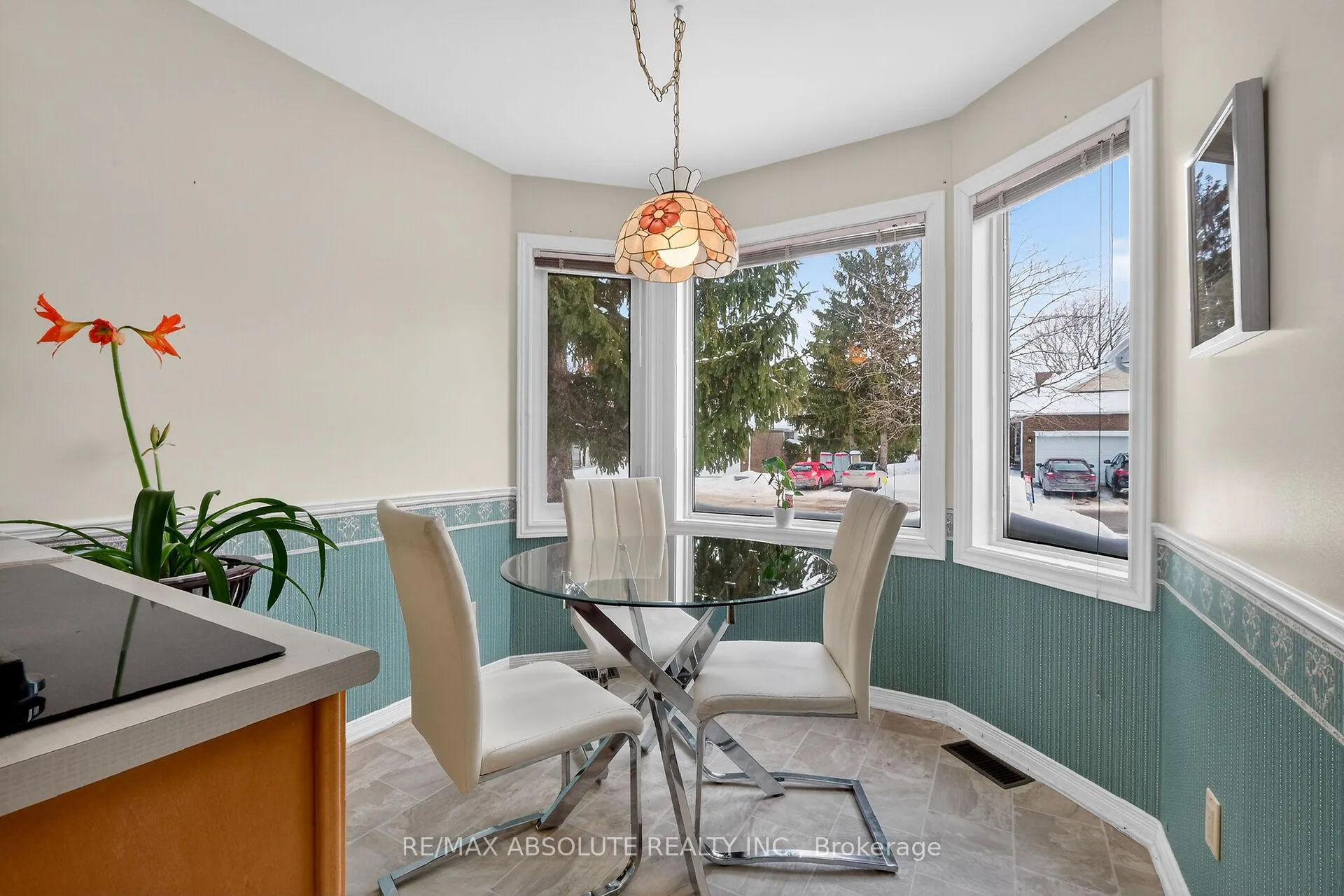 Photo 8 of 18 Pine Needles Court, Ottawa, Stittsville (Central) — HOMEH