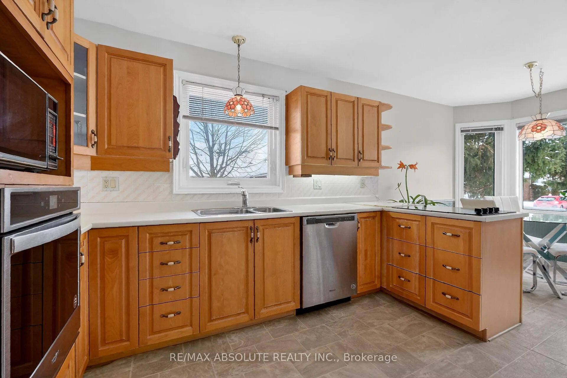 Photo 11 of 18 Pine Needles Court, Ottawa, Stittsville (Central) — HOMEH