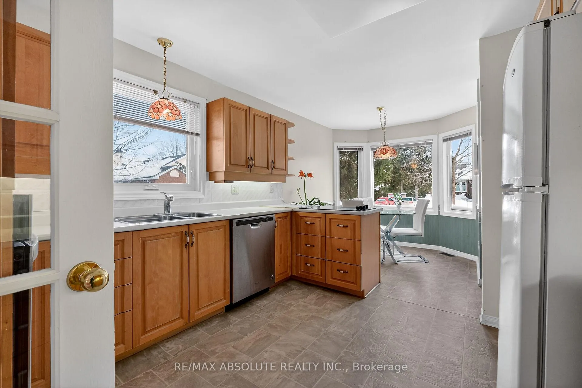 Photo 16 of 18 Pine Needles Court, Ottawa, Stittsville (Central) — HOMEH