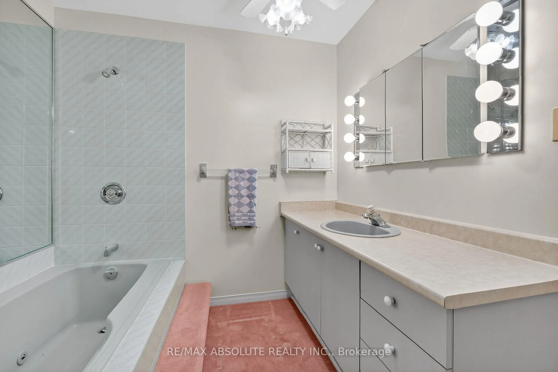 Photo 32 of 18 Pine Needles Court, Ottawa, Stittsville (Central) — HOMEH